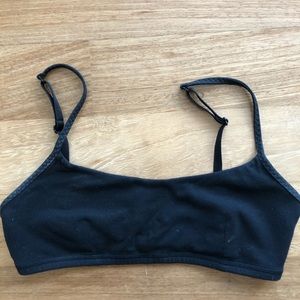 Lululemon black bra size 6